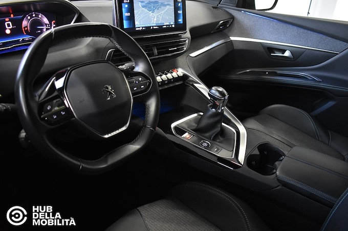 PEUGEOT 5008 PureTech Turbo 130 S&S Allure Pack